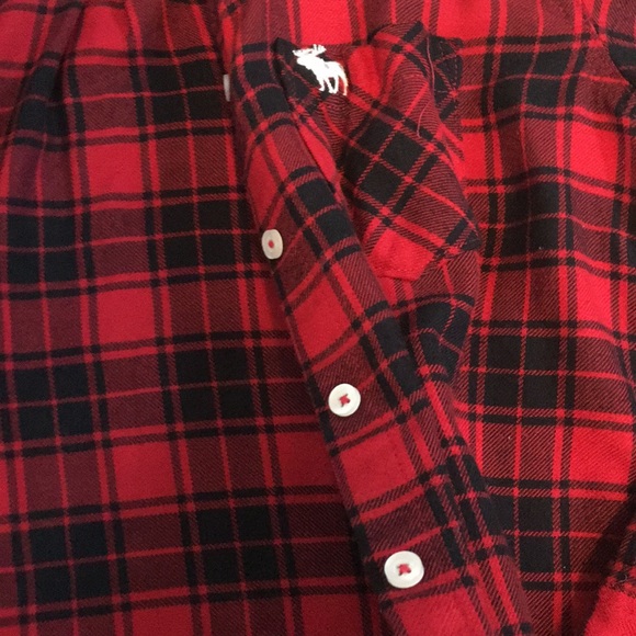 Cute Plaid Button Down! - Picture 3 of 5